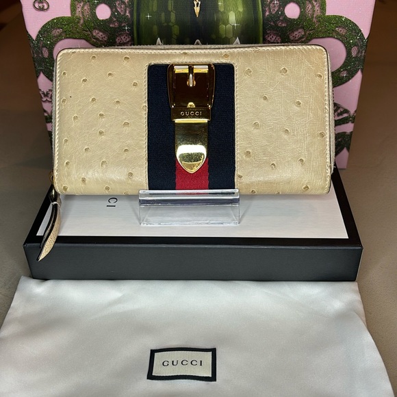 GUCCI | *RARE* Ostrich Buckle Embellished Long Zip Around Wallet in Ivory - Picture 1 of 8